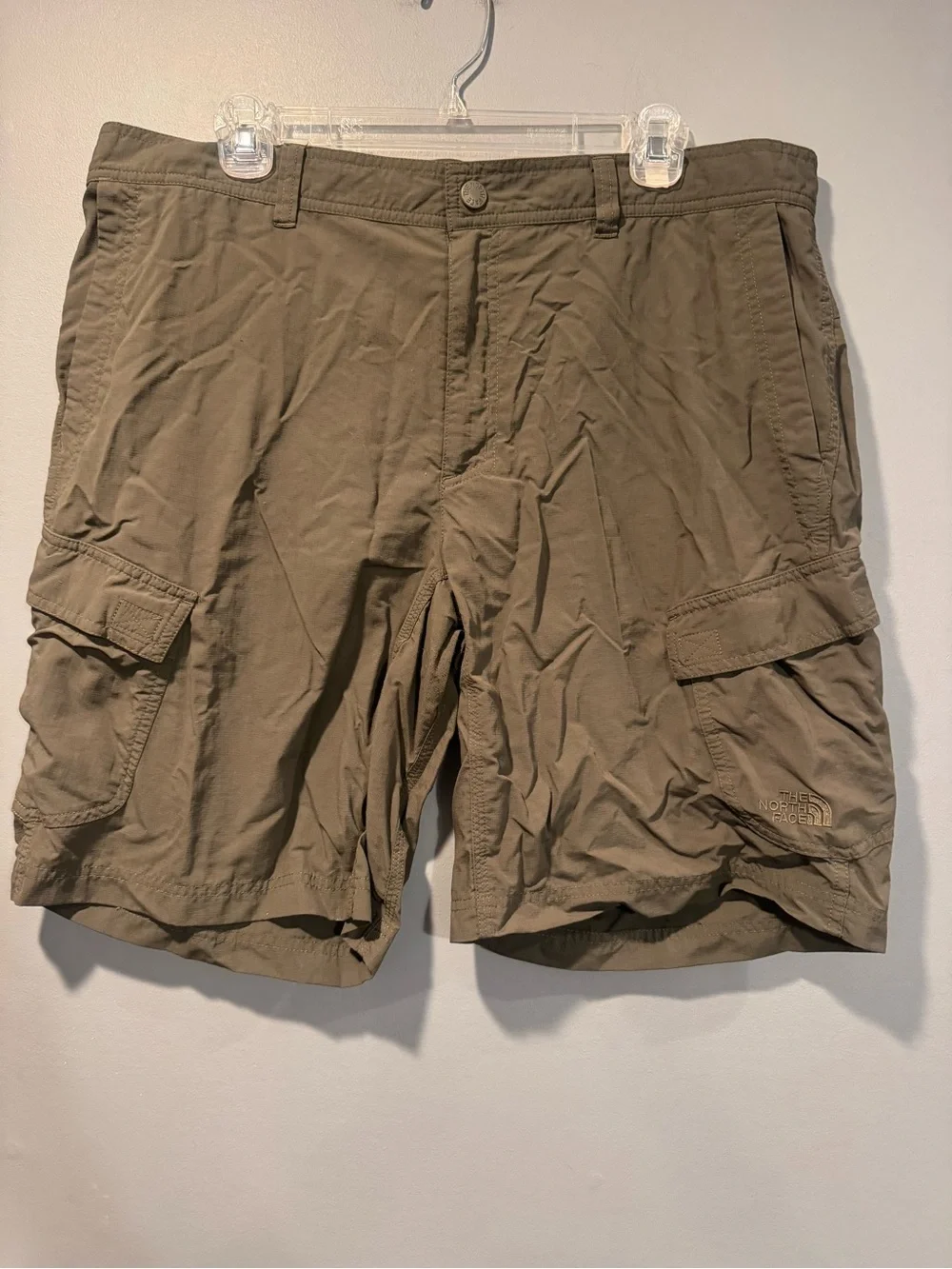 *The North Face Men's Cargo Shorts — Olive